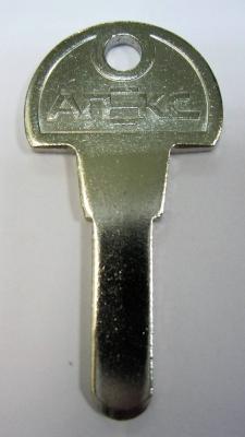 Заготовка для ключей 00634 APE-03 3 мм вертикальная