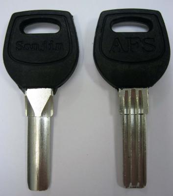 Заготовка для ключей 00657 SANJIN 3 паза полукруг короткая (25,7*8,0*2,96мм)