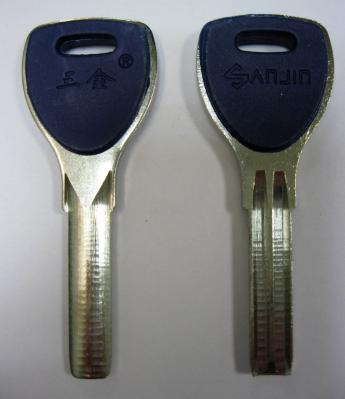 Заготовки для ключей 00651 SANJIN пластик вставка 2 паза широкие (31*7,9*2,5 мм)