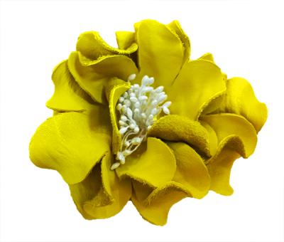 Декоративный цветок из кожи жёлтый с белой сердцевиной