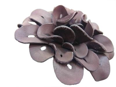 Декоративный цветок из натуральной кожи фиолетовый